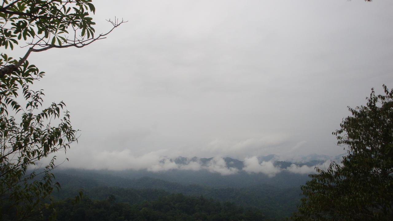 Kaengkachan Lake Hill Ban Song Phi Nong  Экстерьер фото